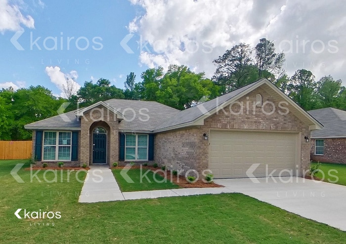 Photo - 461 McGriff St