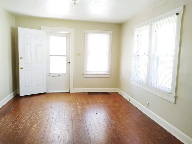 207 S Clark St Unit 1