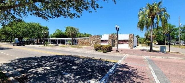 421 E Kennedy Blvd