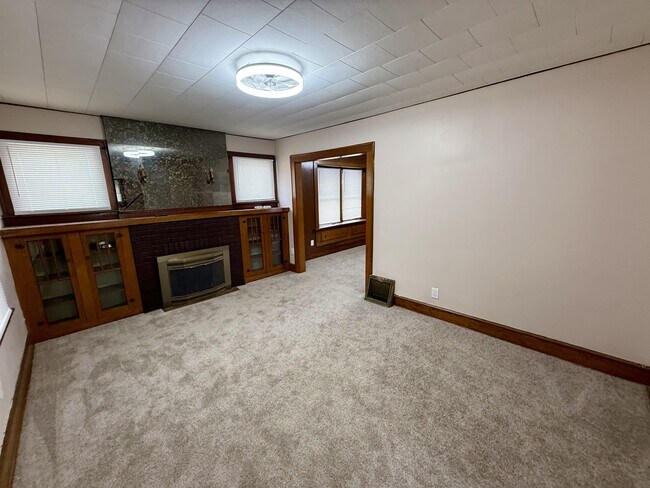 Photo - 835 Inman St