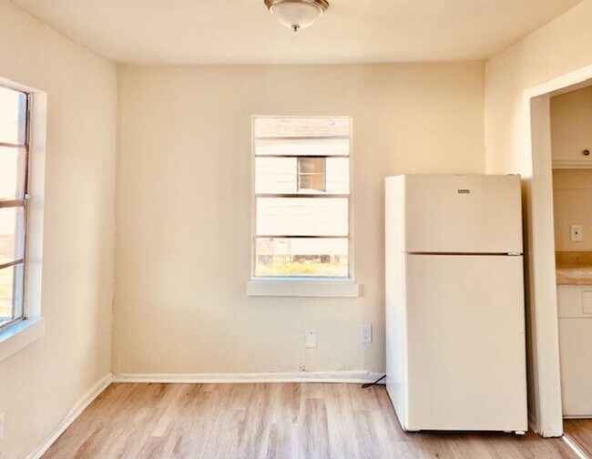 Photo - BEAUTIFUL REMODELED 3 BEDROOM LEASE HOME CLOSE TO DOWNTOWN HOUSTON