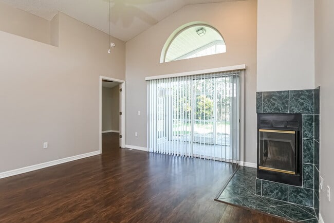 11756 Hatcher Cir