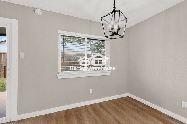 Building Photo - 507 S Spring Creek Dr