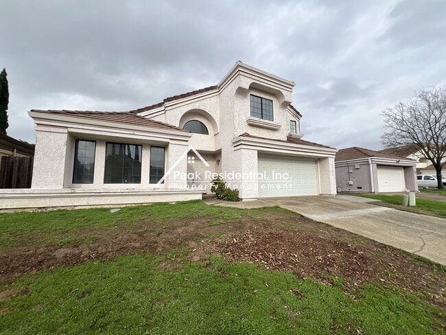 Photo - Spacious 4bd/3ba Elk Grove Home!