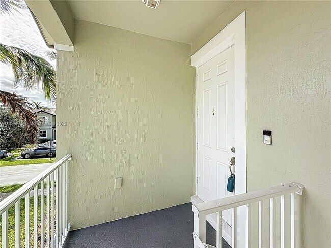 Photo - 2935 SE 1st Dr Unit 21