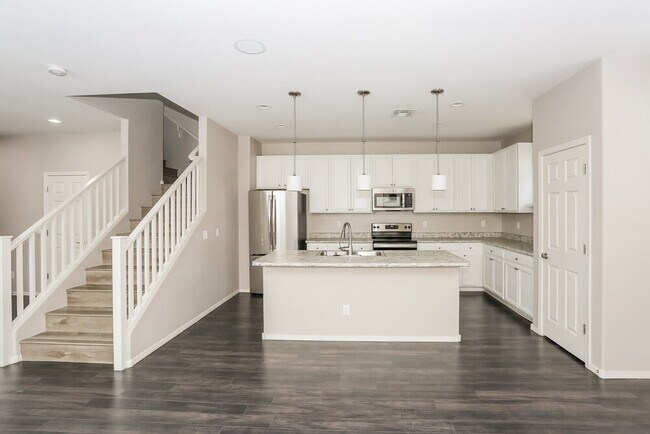 Photo - 16417 W Latham St