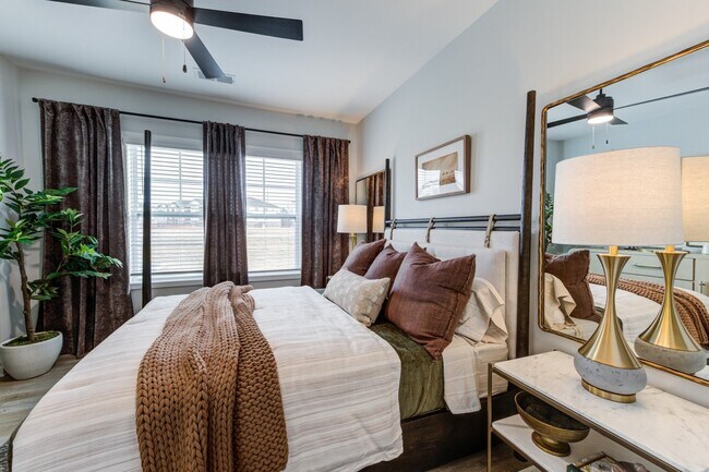 Photo - The Carolinian Apartments