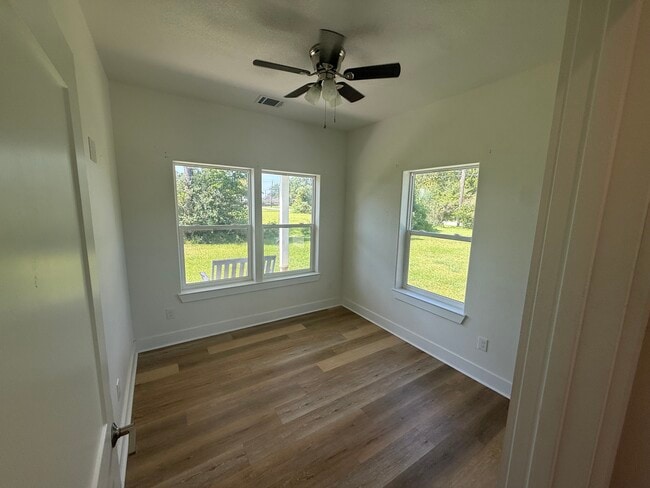 Photo - 5501 Avenue A
