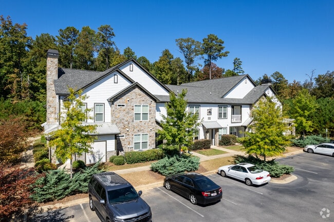 Building Photo - Retreat at Greystone