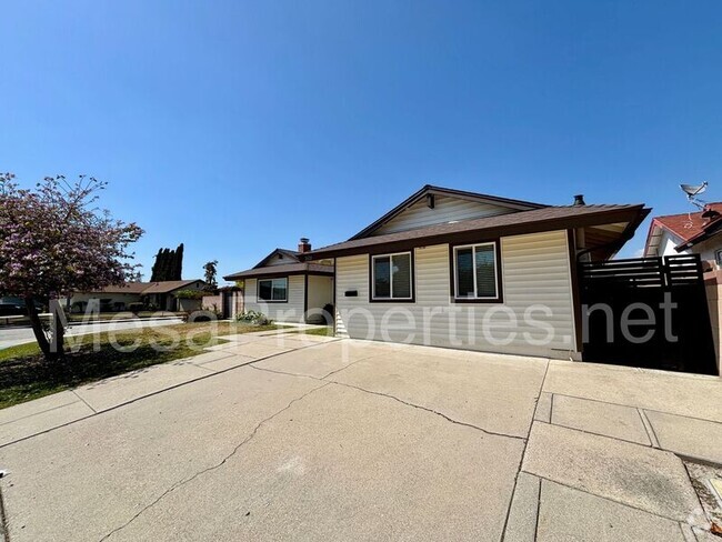 Building Photo - 2621 Fenmead St Rental