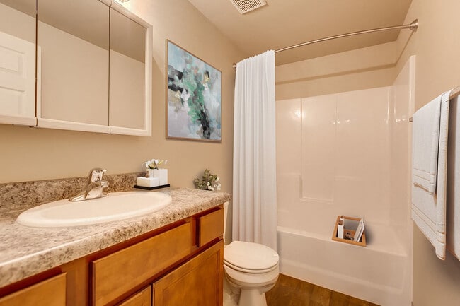 Photo - Rosewood Club Apts