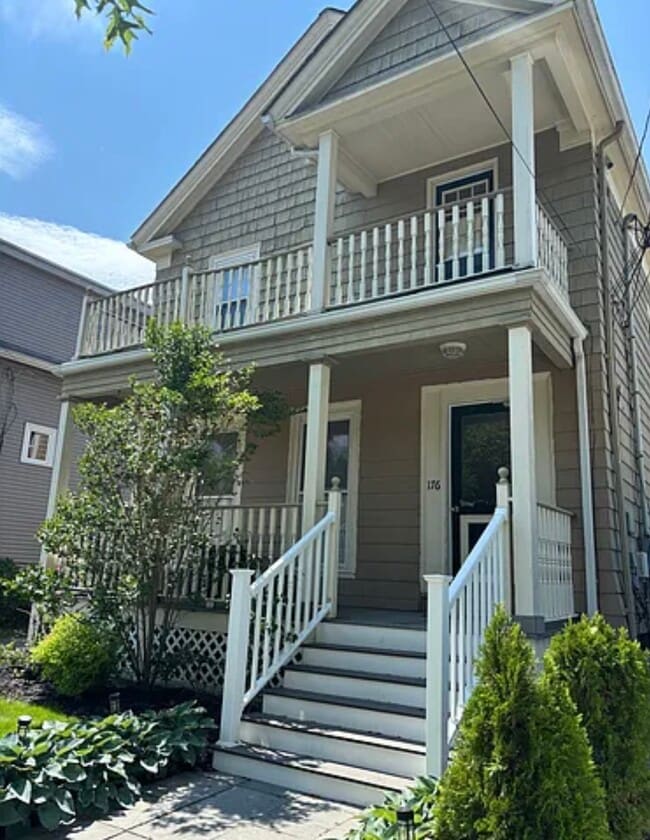 176 Trenton St Unidad 2