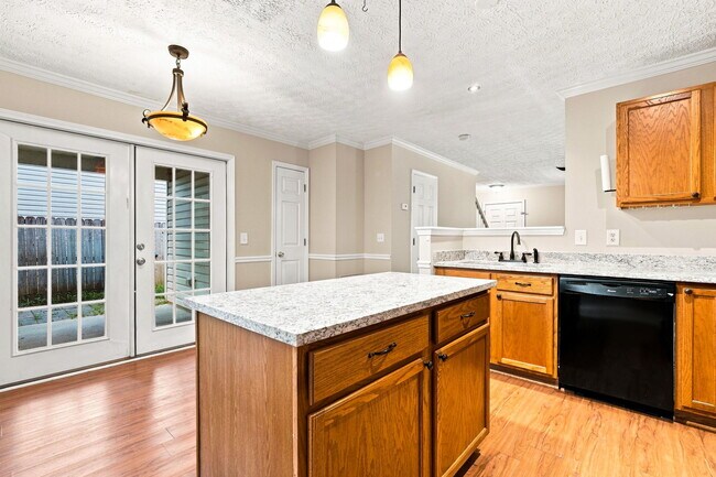 Photo - 225 Osmanthus Way