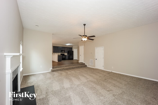 Photo - 855 Chapman St