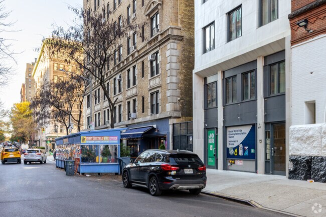 Photo - 207 W 75th St