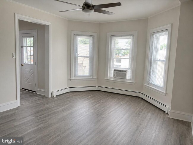 Photo - 103 Main St