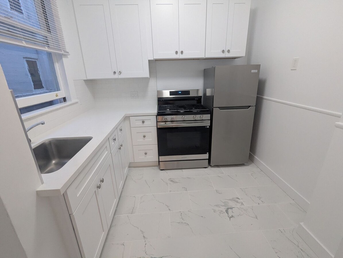 Photo - 1065 Bush Street (614r)