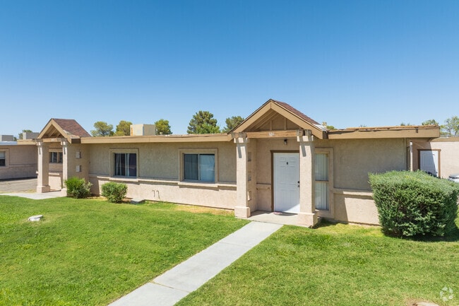 Building Photo - Desert Oasis Apartments