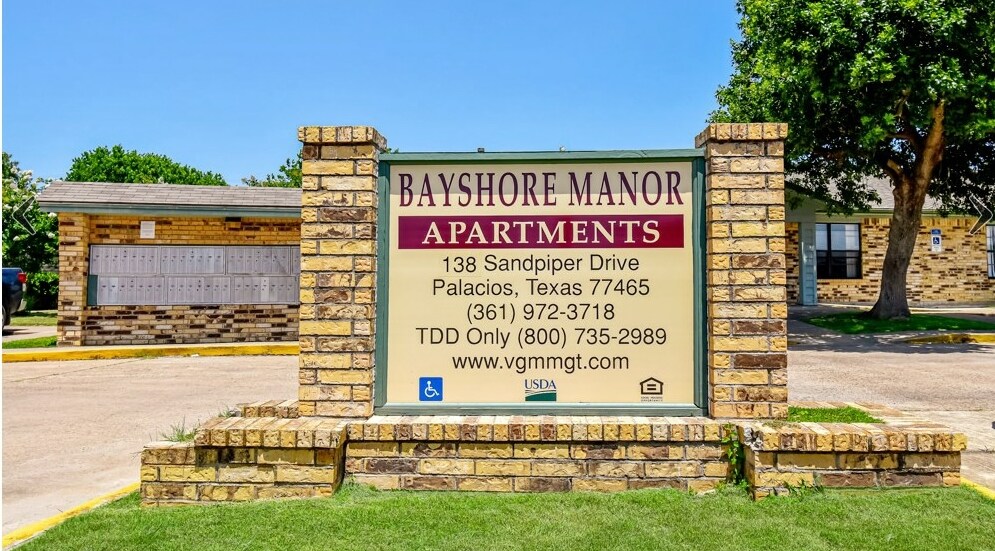 Bayshore Manor Apartments - Bayshore Manor Apartments