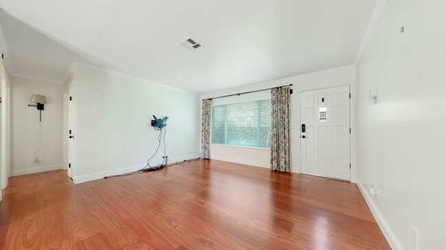 Photo - Charming Cottage Home In Central Redwood City - 3D Tour