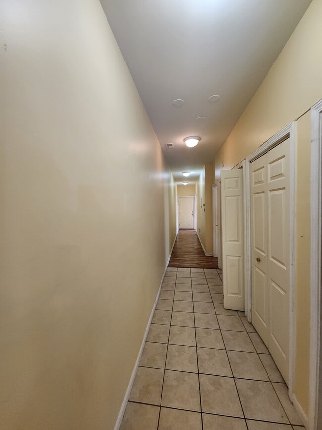 Photo - 2447 W Grenshaw St Unit #2W