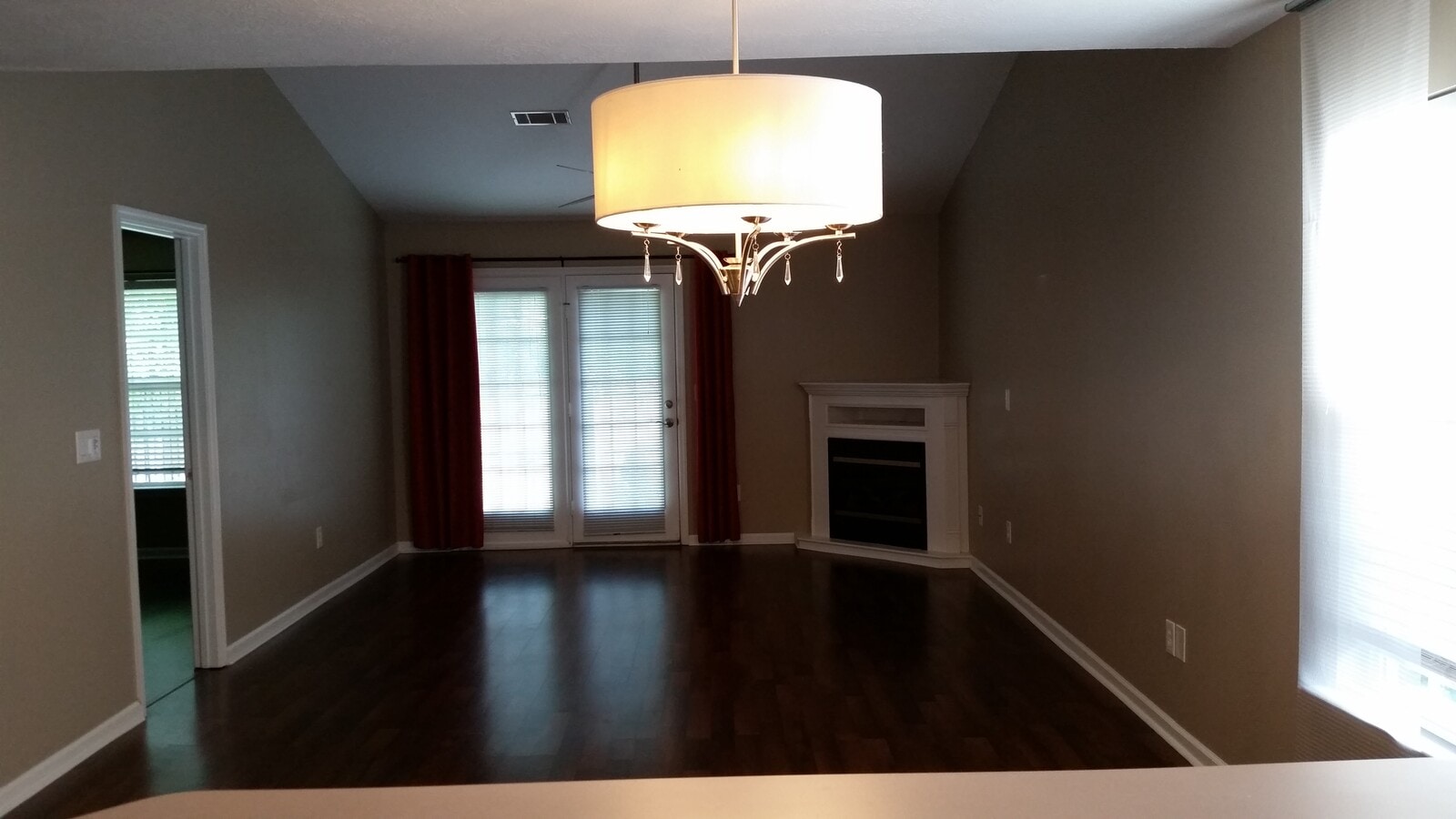 Photo - 946 Cammaron Way