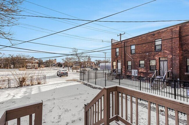 Photo - 214 E Philadelphia St Unidad 4