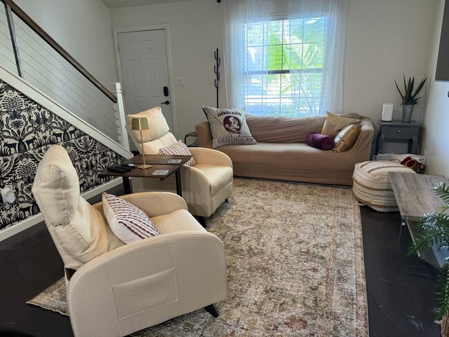 Photo - 301 S Lipona Rd