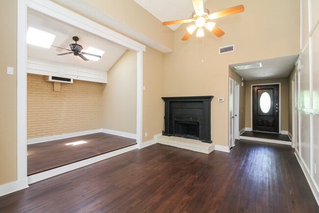 Photo - 1141 Paintbrush St