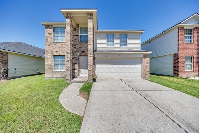 Building Photo - 627 Regal Hollow Ln