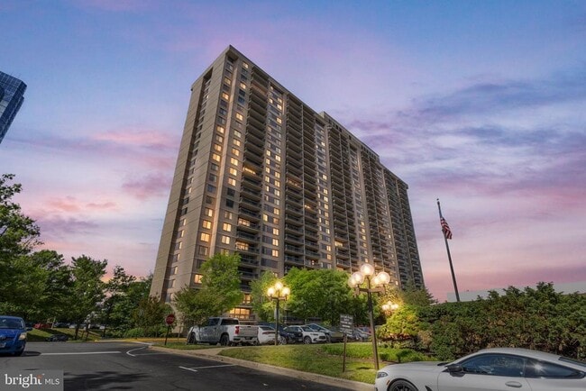 Building Photo - 3701 S George Mason Dr Unit 2518N