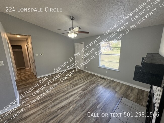 Photo - 224 Lonsdale Cir