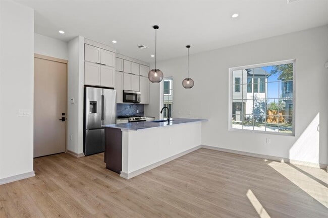 Photo - 1736 Bunche Rd