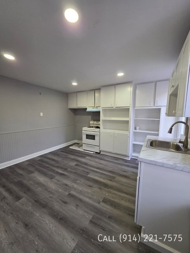 Photo - 155 School St