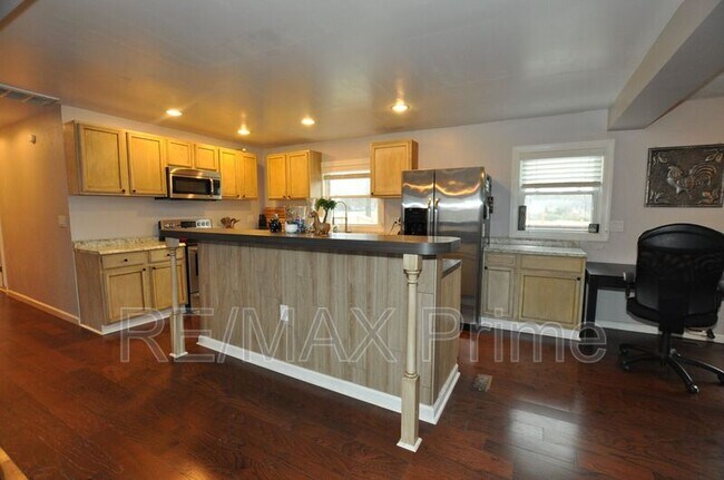 Photo - 2404 Meiggs Rd