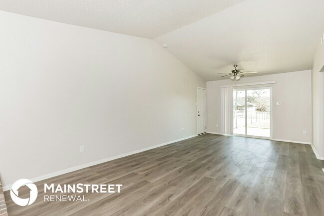 Photo - 250 Prairie Grove Dr