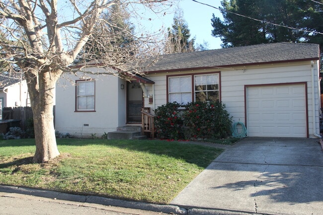 Building Photo - Cute Benicia Single Family Home 2 Bedroom and 1 Bathroom