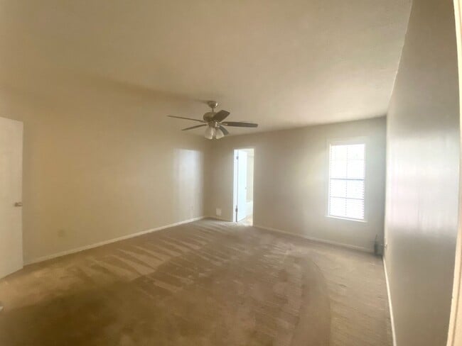 Photo - 712-714 Tracewood Unit 712