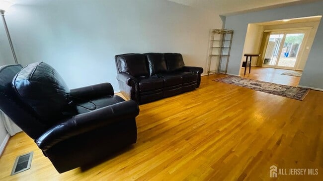 Photo - 4702 Hana Rd