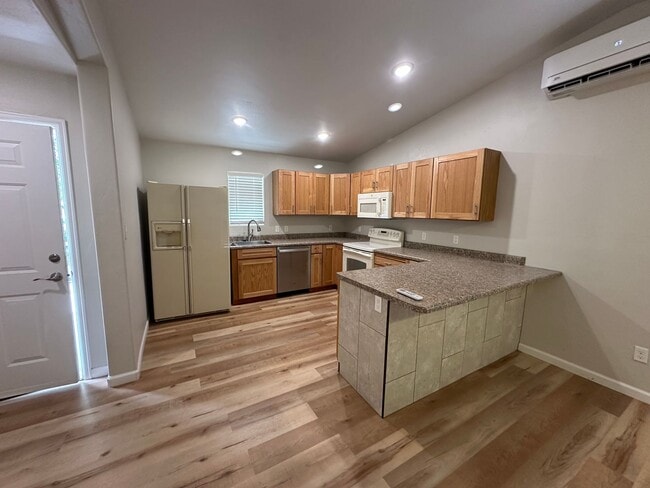 Photo - 1346 Texas Ave Apartment Unit 1346 Texas Avenue  B