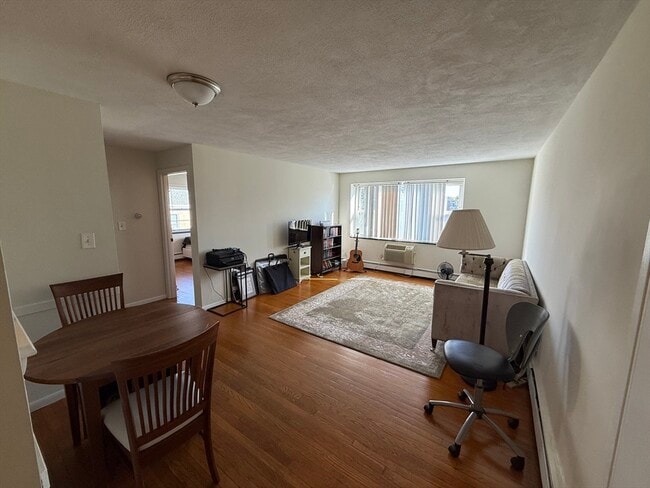 Photo - 24 Patten St Unidad 2-7