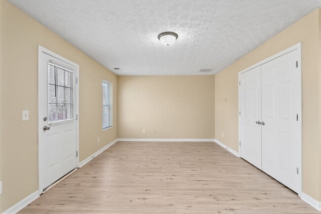 Photo - 3 Bedroom Townhome in Stonecrest!