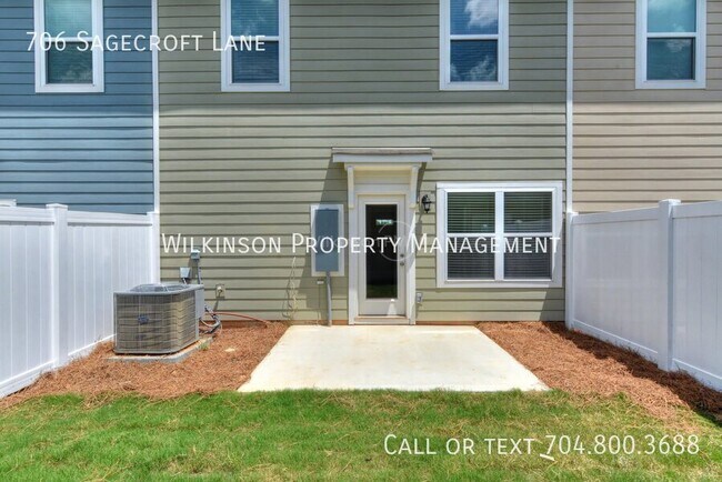 Photo - 706 Sagecroft Ln