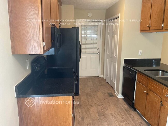 Photo - 3933 Edgebrook Dr