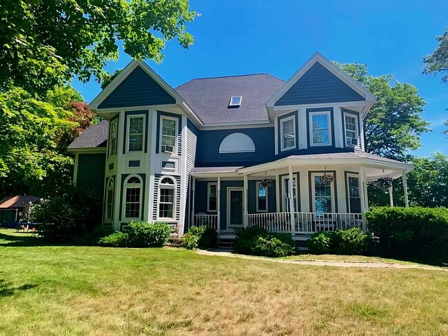 Maine Luxury Home on the Sea - Maine Luxury Home on the Sea