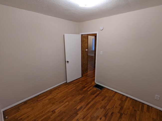 Photo - 908 W Eureka St