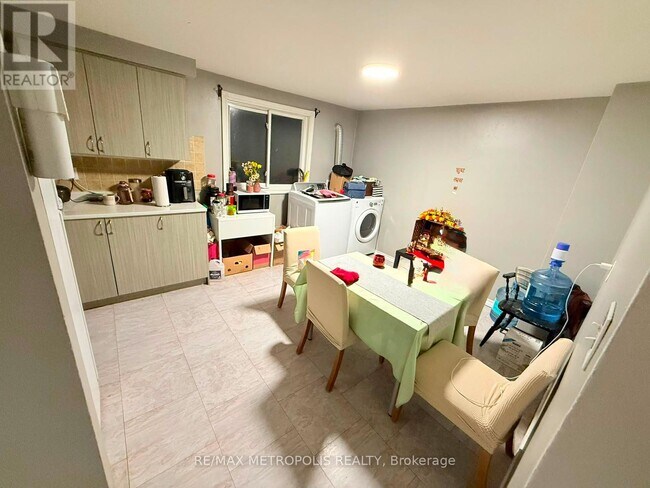Photo - 152 Woodside Ave