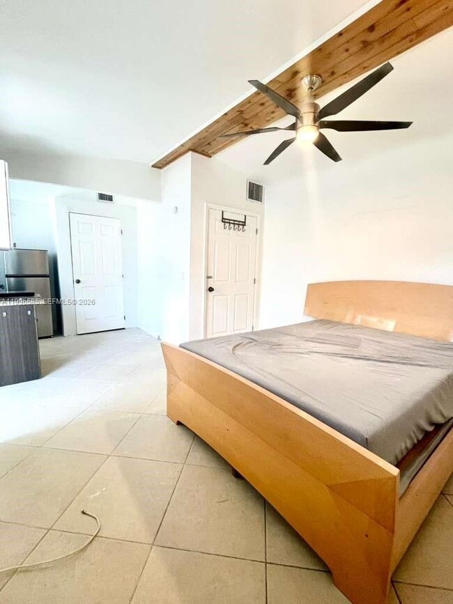 Photo - 1815 NE 174th St Unidad 0