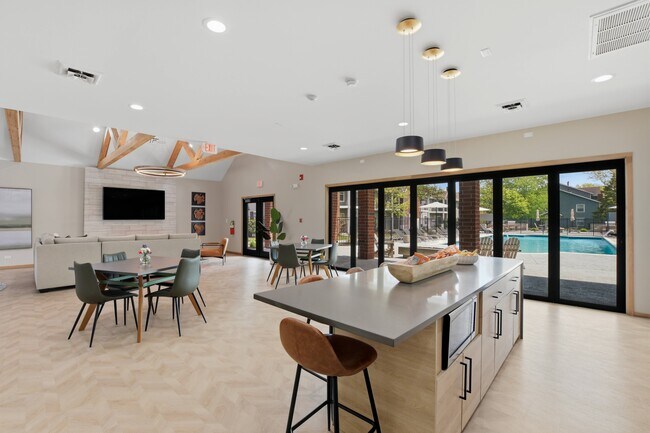 Deer Valley Apartments