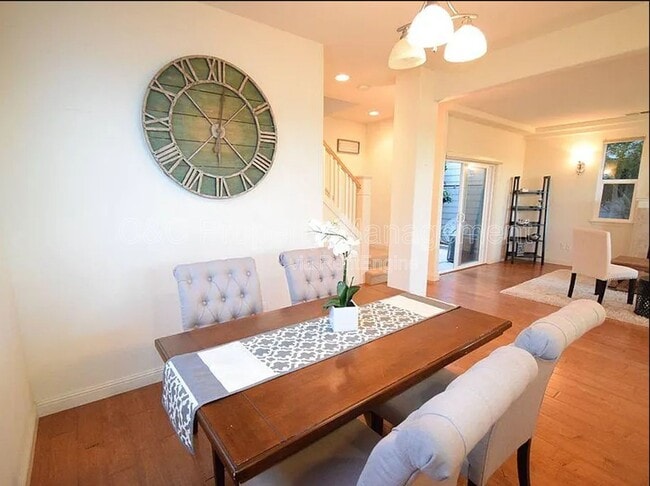 Photo - 2527 N Village Dr